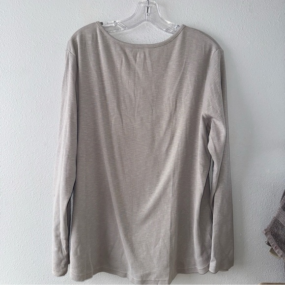 Duluth Trading Co Gray Ribbed Shirt - Picture 4 of 4